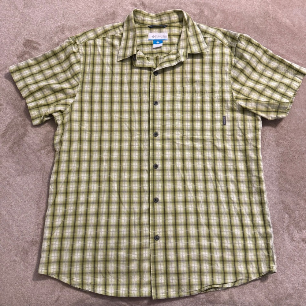 Columbia Mens Large Green Plaid Short Sleeve Button Down Cotton Hiking Shirt